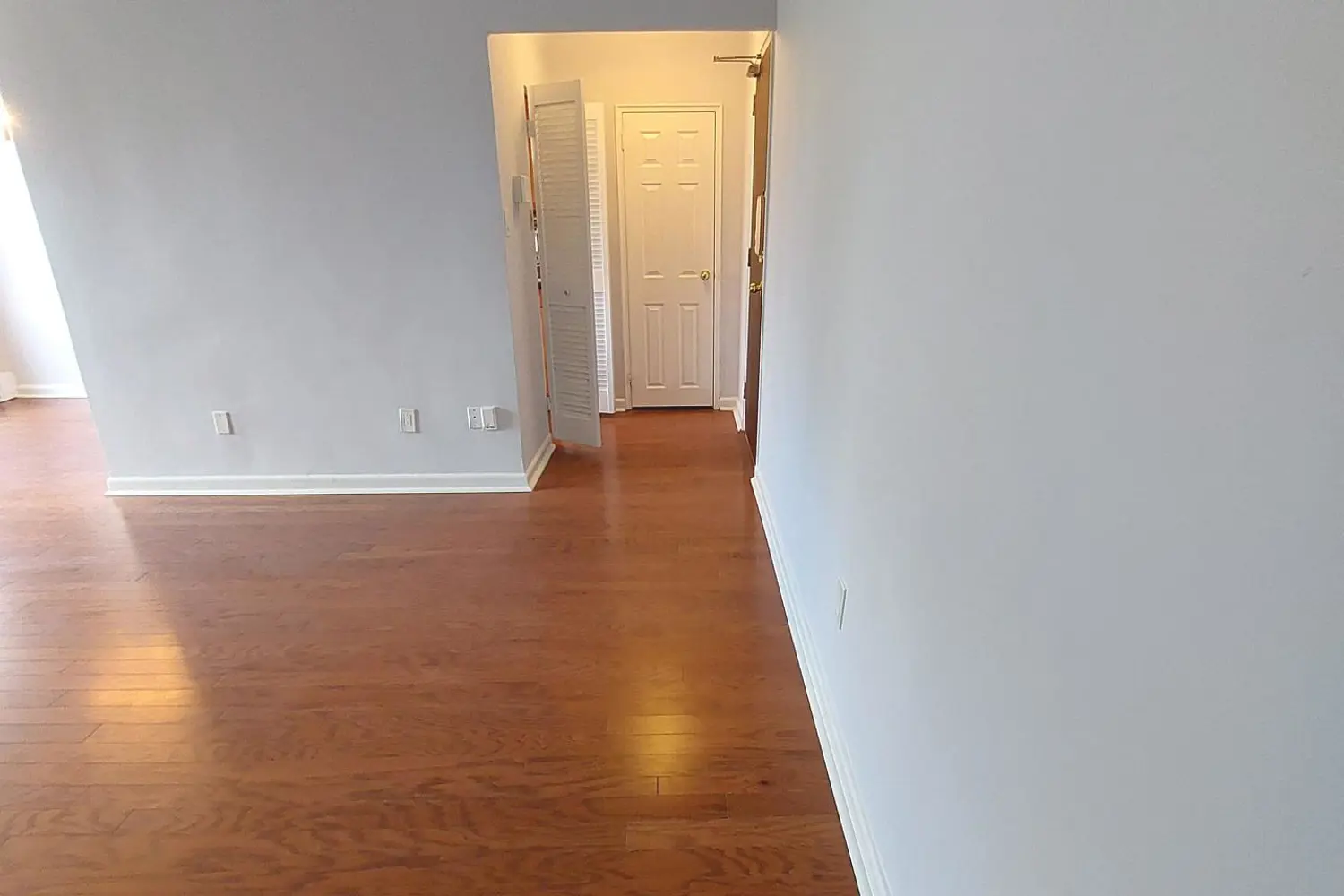 921 Midland Avenue 504 photo 4