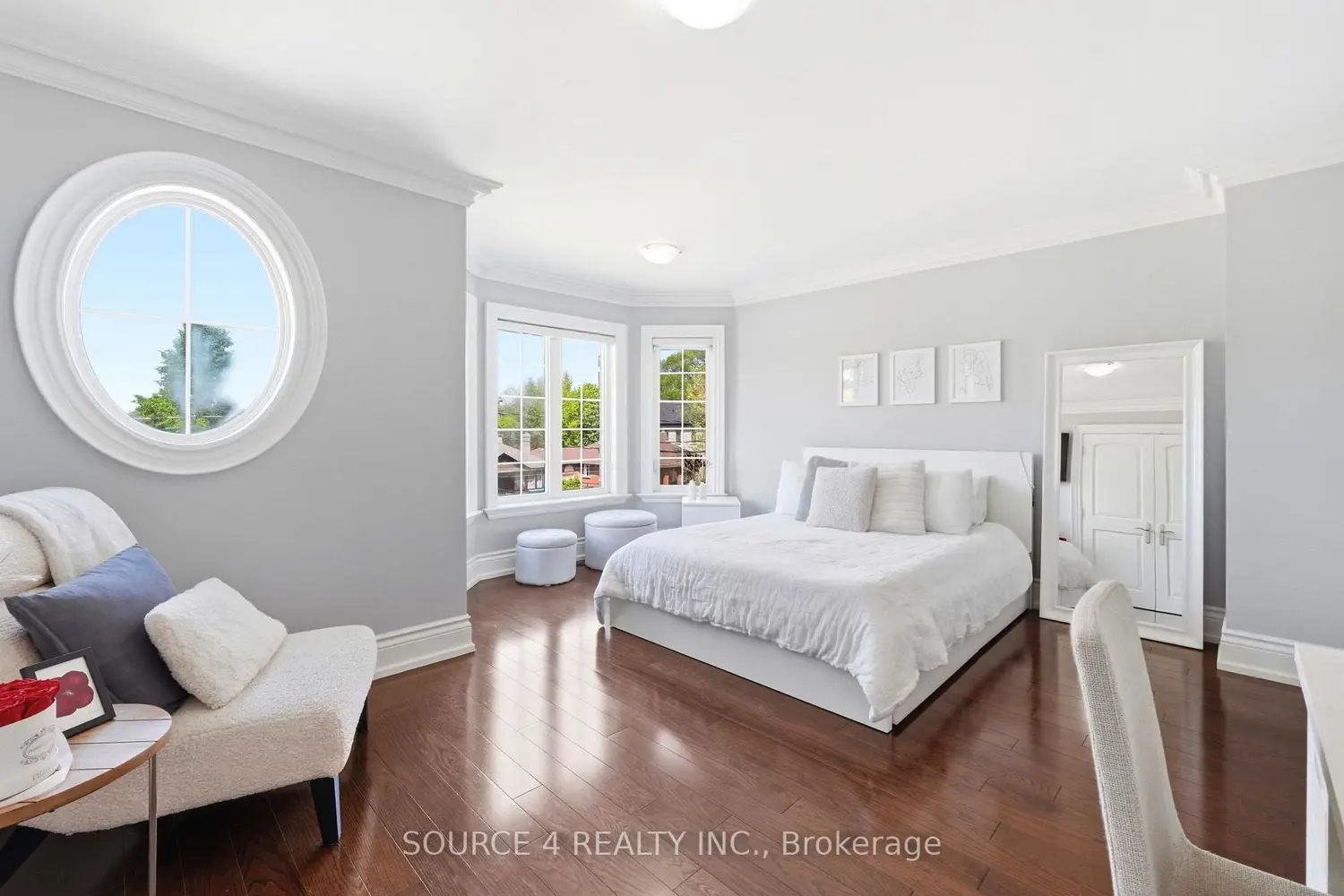 39 Amesbury Drive photo 5
