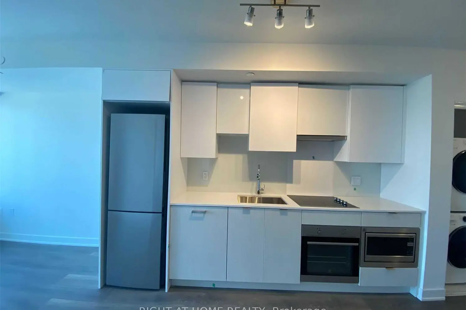 99 Broadway Avenue 3101 photo 2