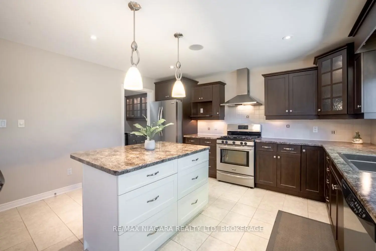 374 Pelham Road photo 5