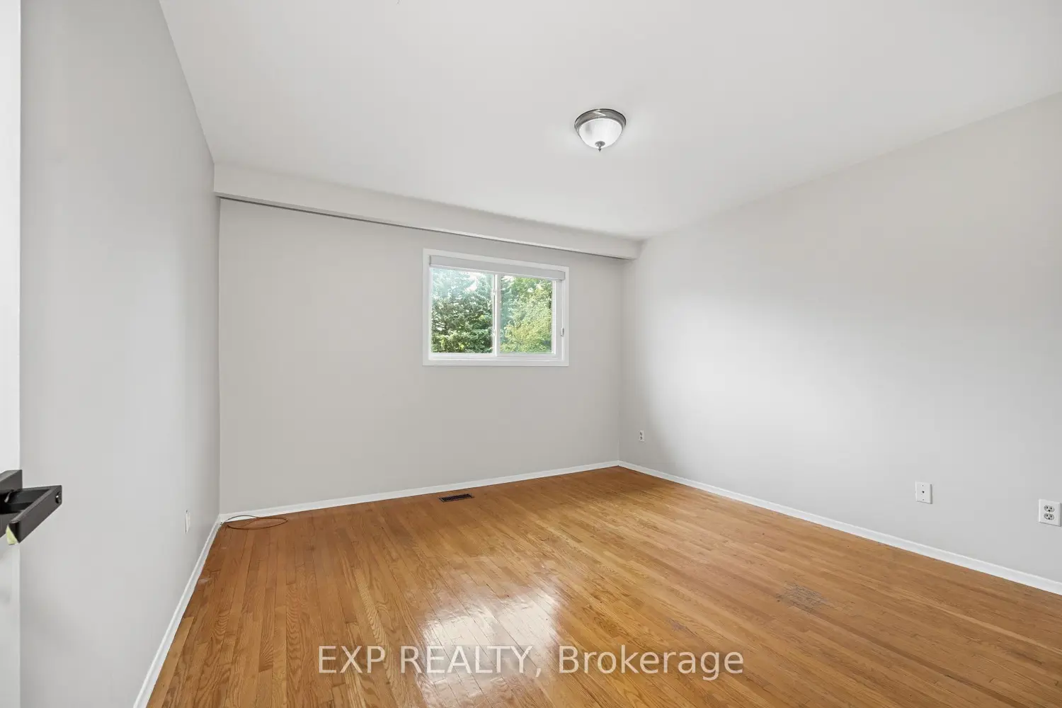 431 Archdekin Drive photo 4