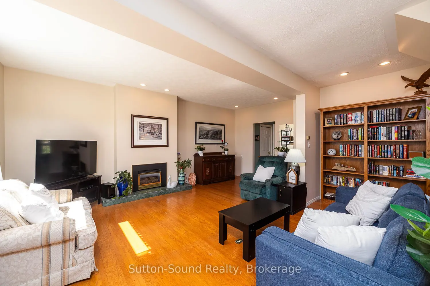 1762 6Th Avenue photo 3