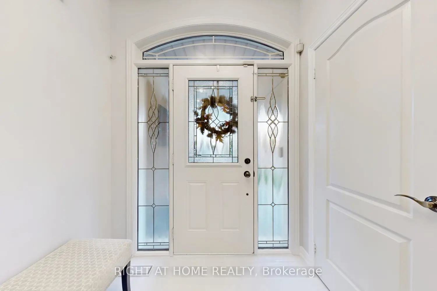 110 Thatcher Crescent
