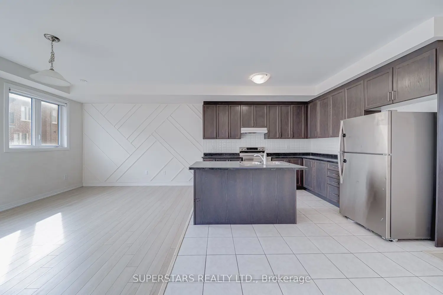 15 Sissons Way photo 5