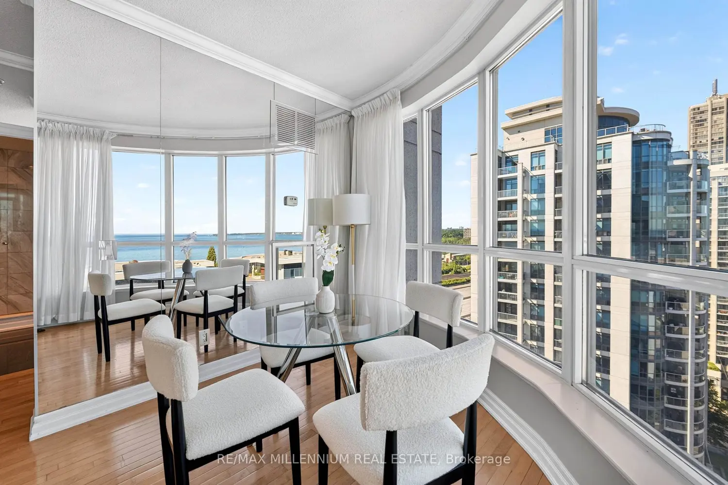 2087 Lake Shore Boulevard 1503 photo 3