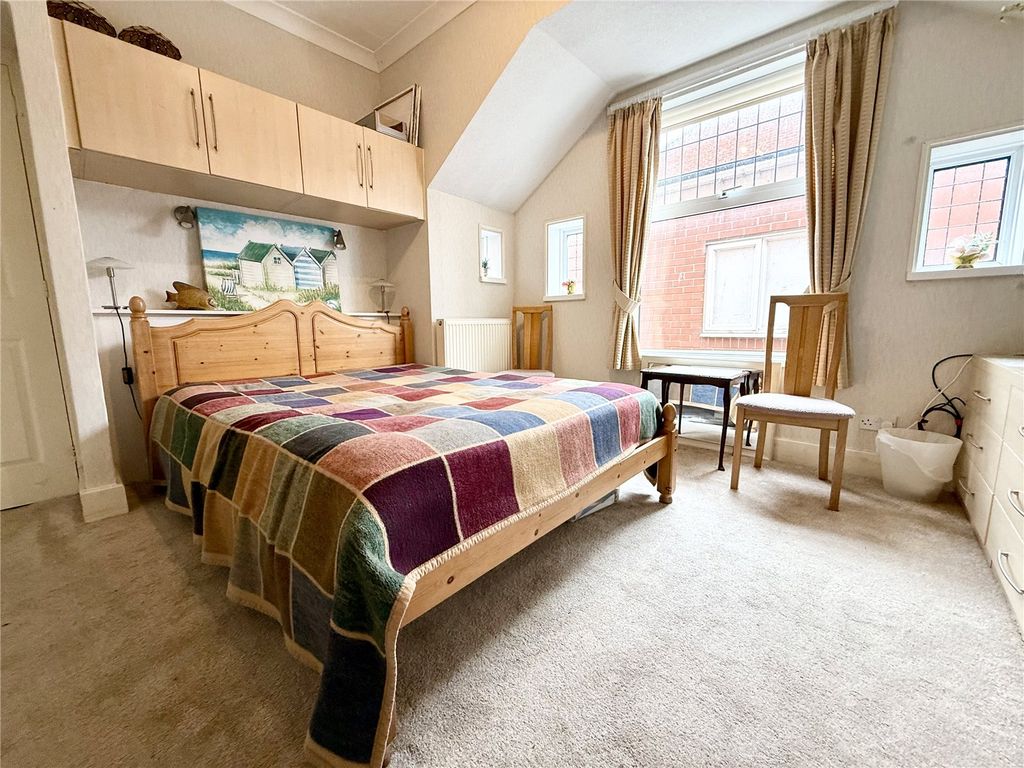 3 bed flat for saleSummerfield Road, Bridlington, East Yorkshire YO15 photo 5