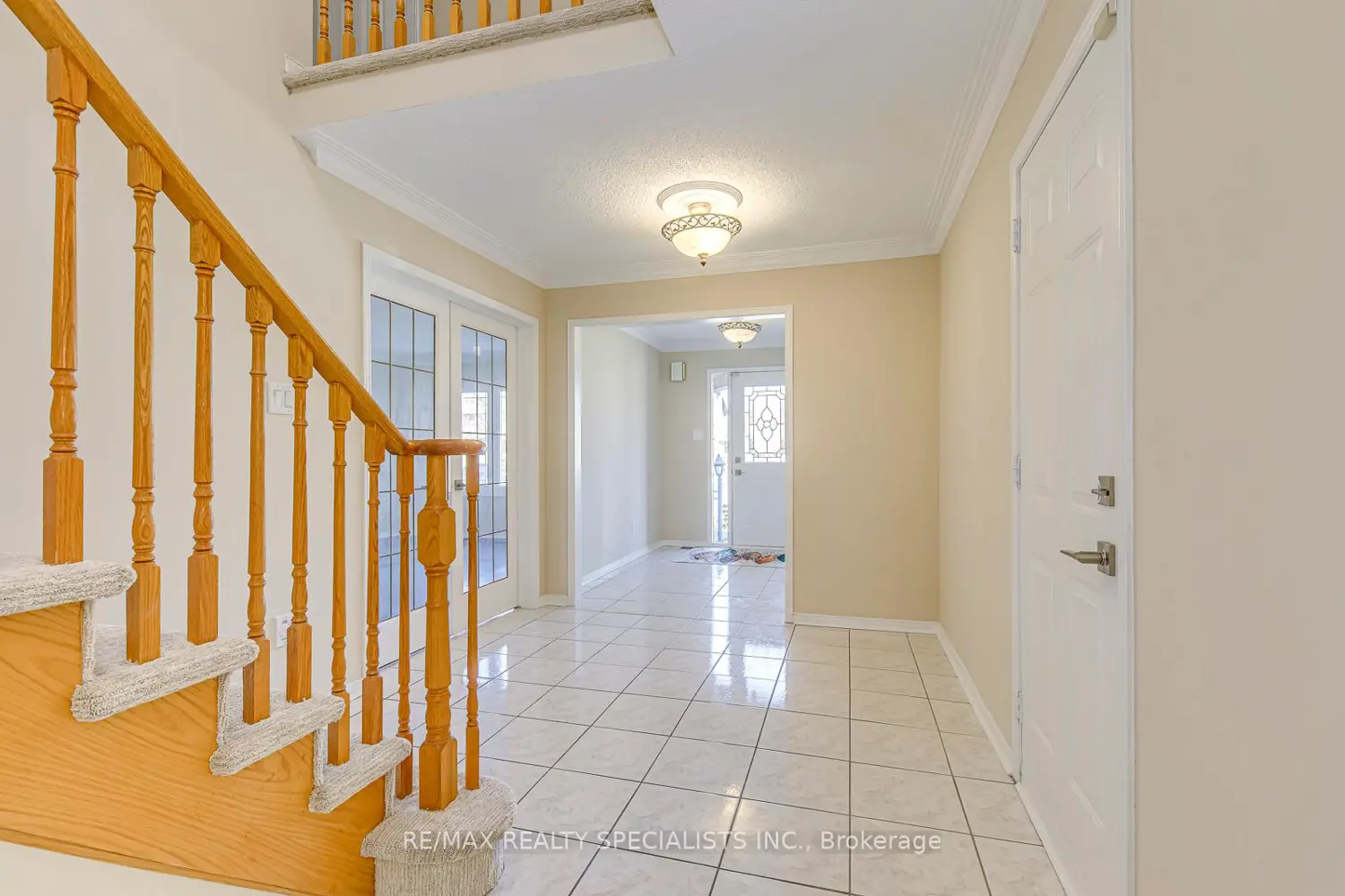 102 Sunforest Drive photo 2