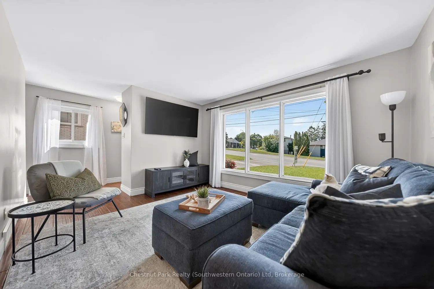 170 Willow Road photo 2