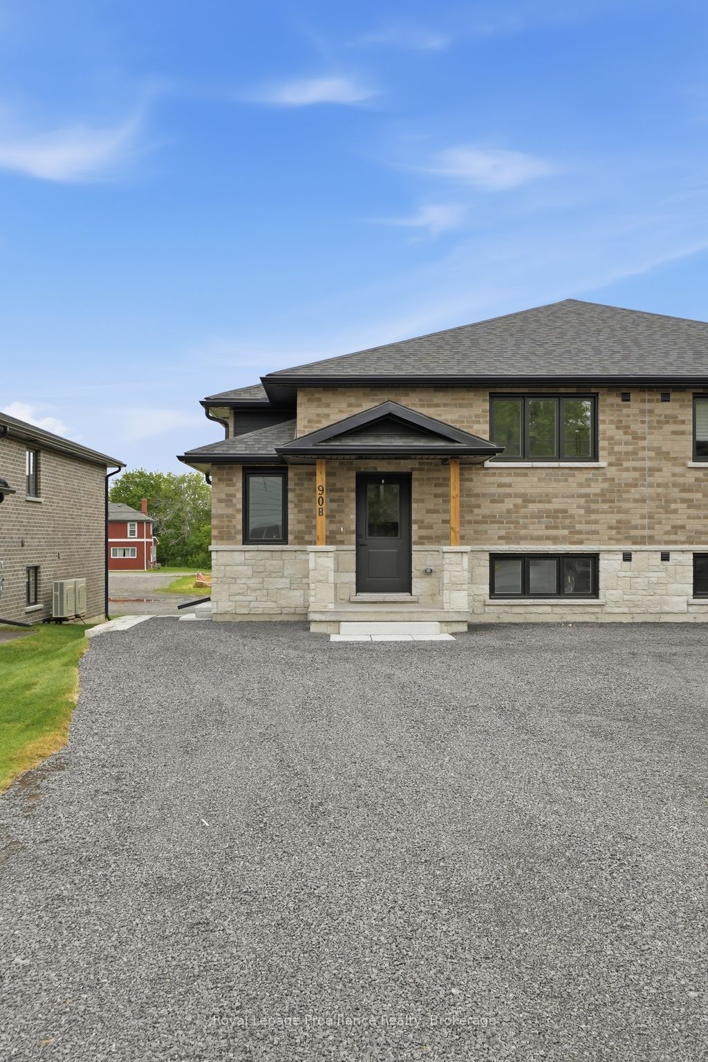 Upper-90B Lywood Street, Belleville, ON, K0K 1K0