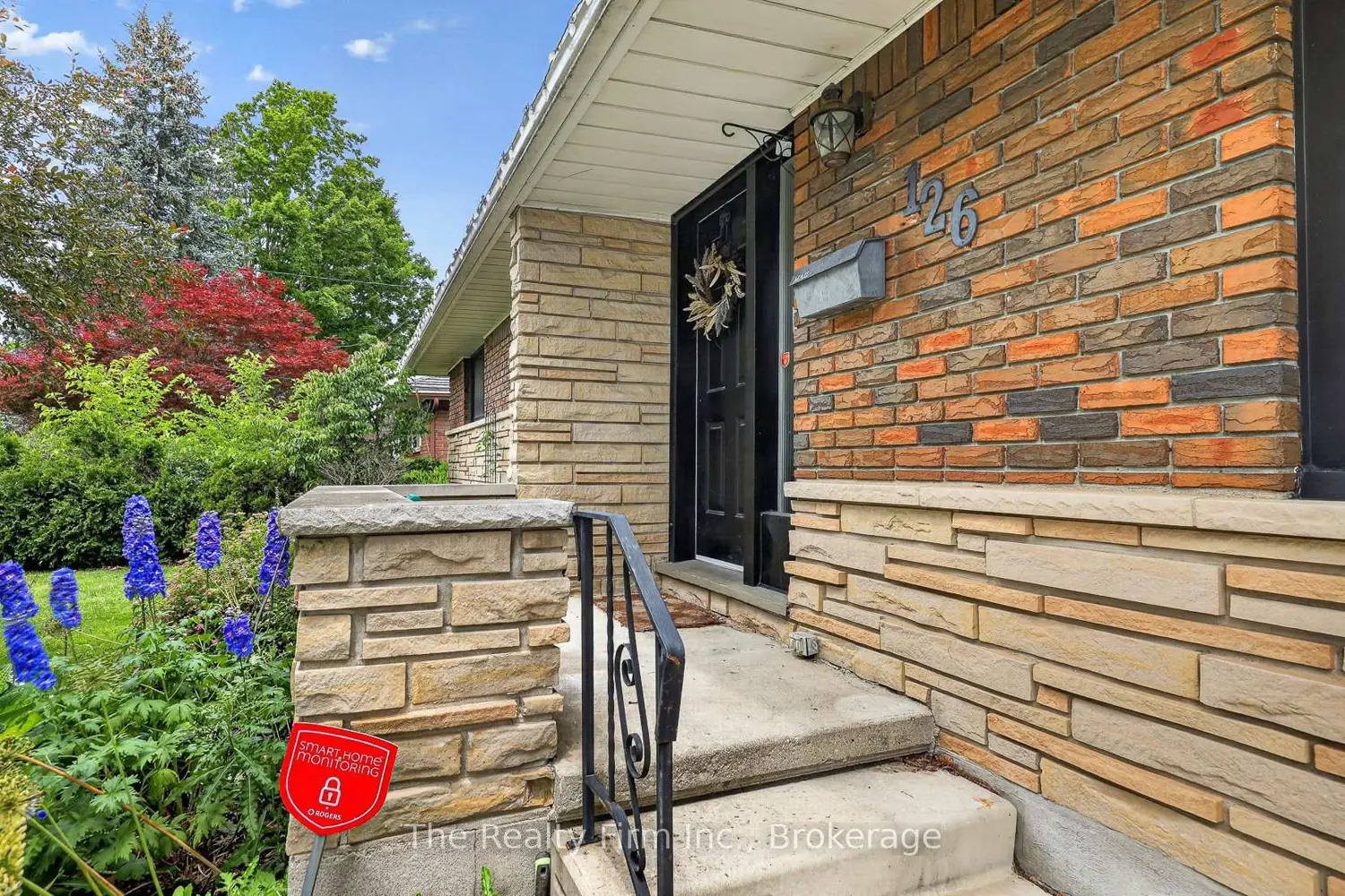 126 Springbank Avenue photo 2