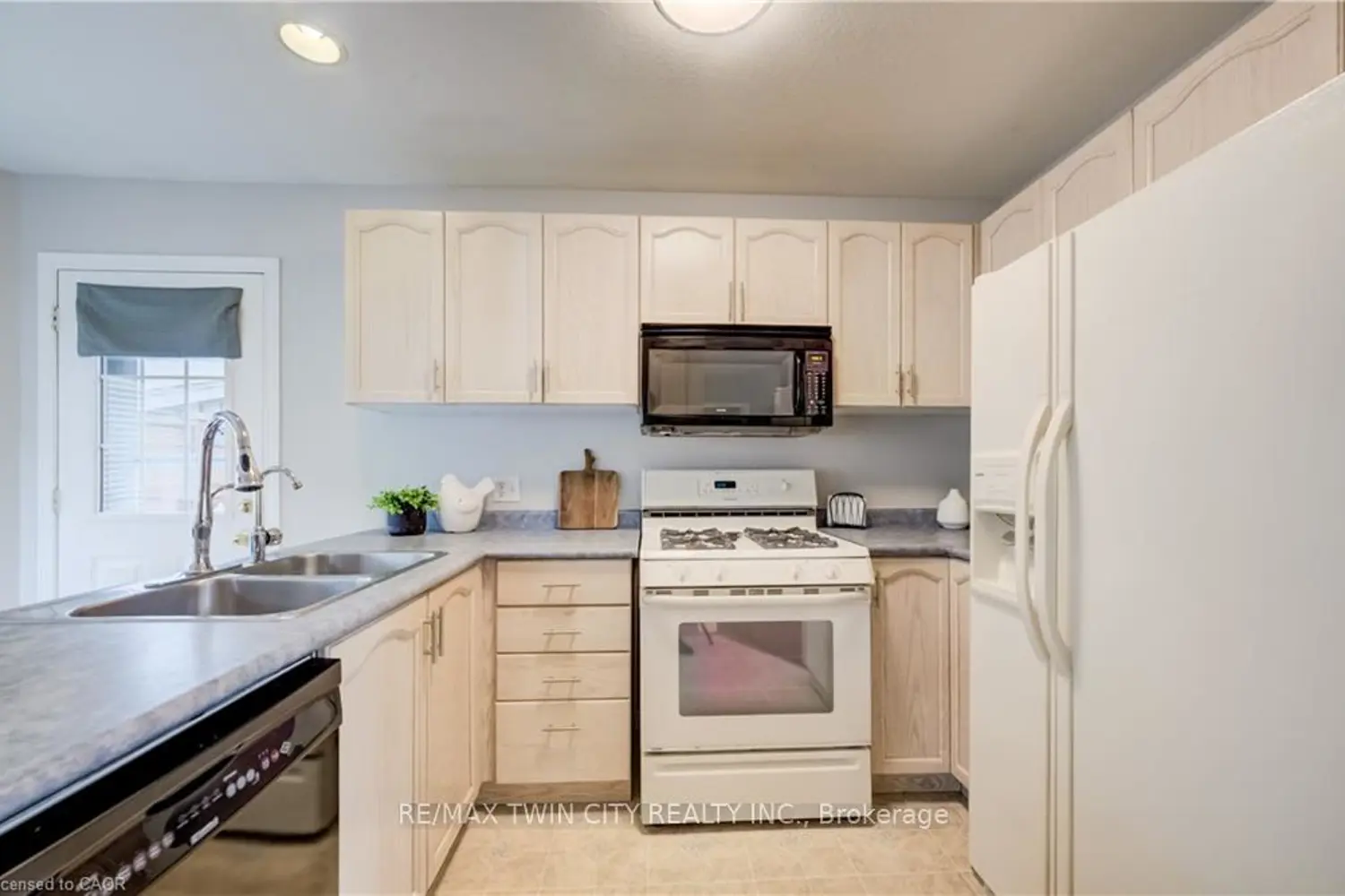 27 Chandos Drive photo 5