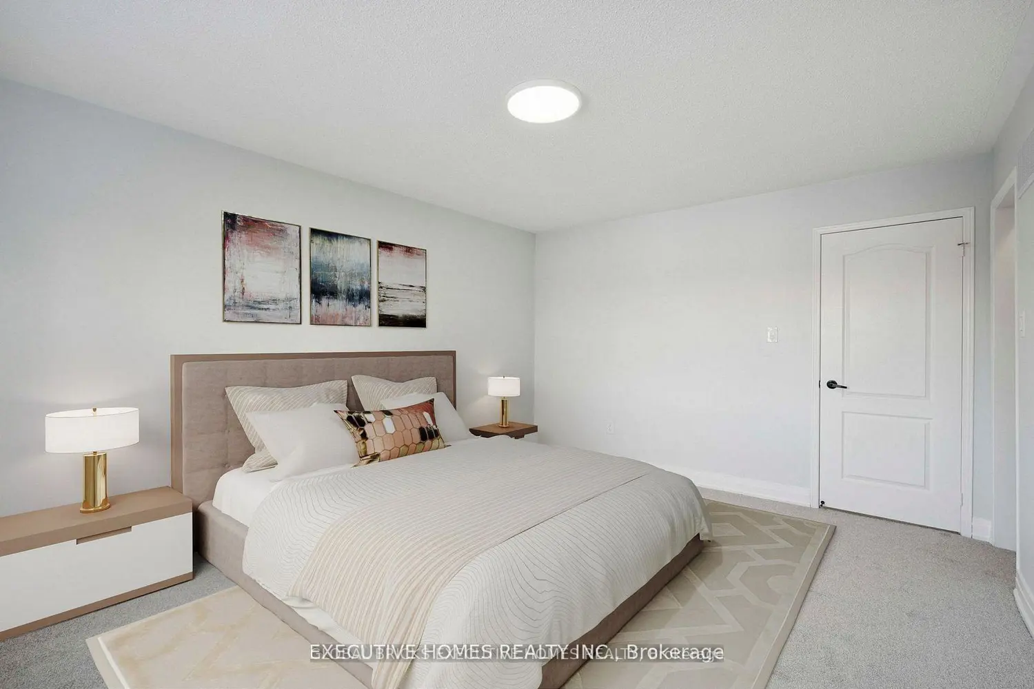 2665 Thomas Street 60 photo 2