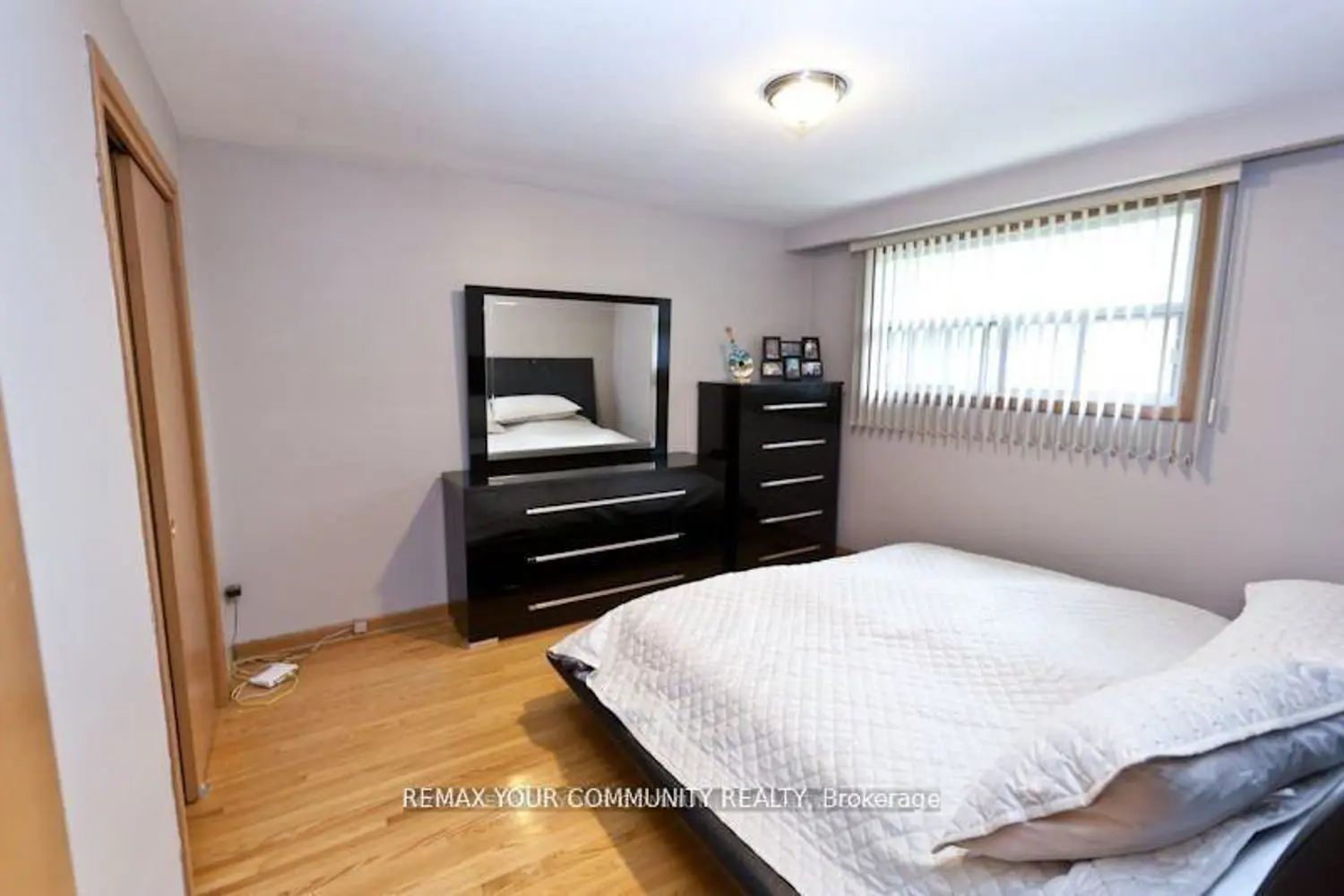 8 Stanwood Crescent photo 3