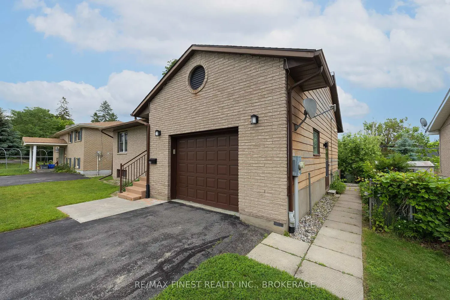 114 Joyce Street photo 3