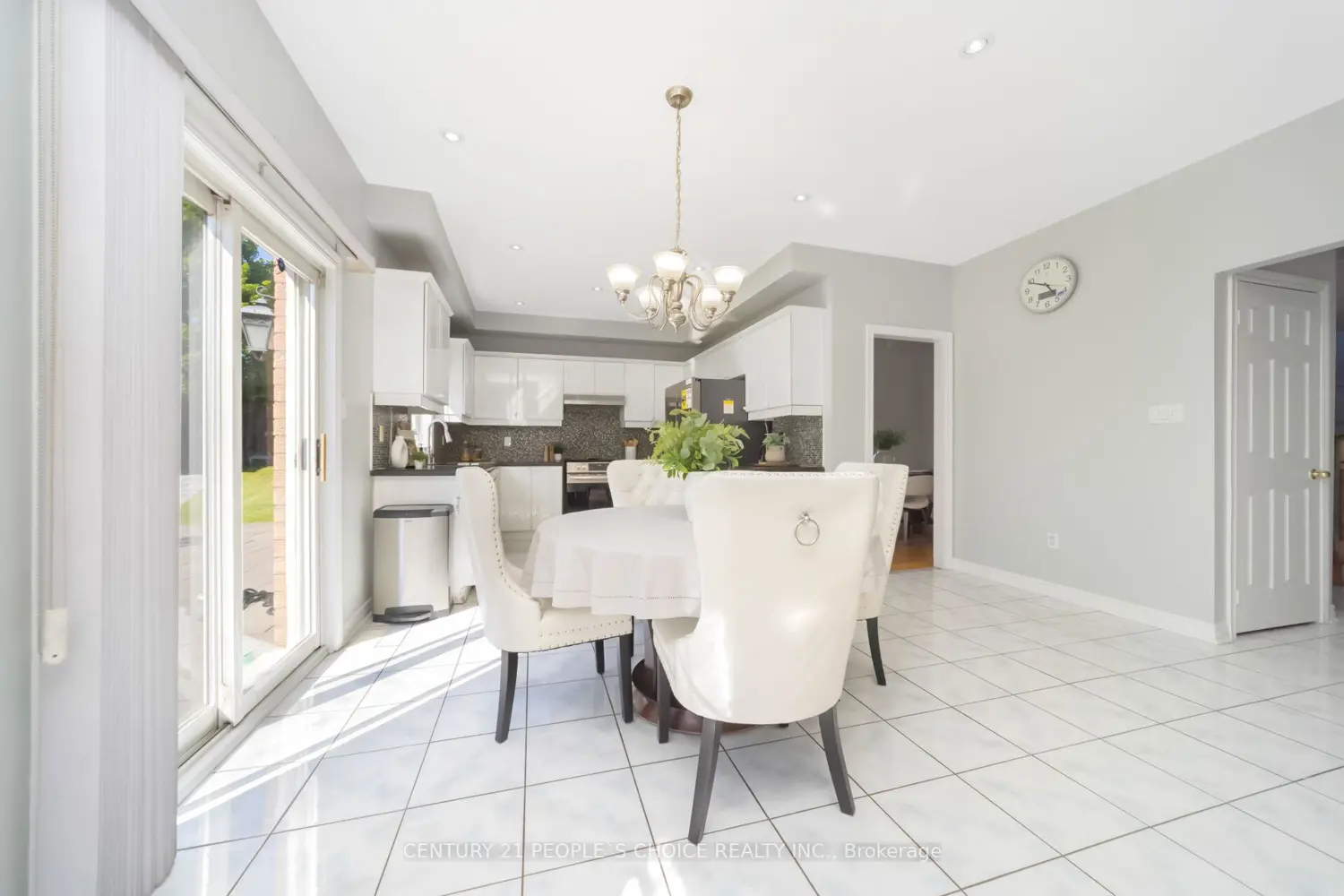 753 Envoy Drive photo 3