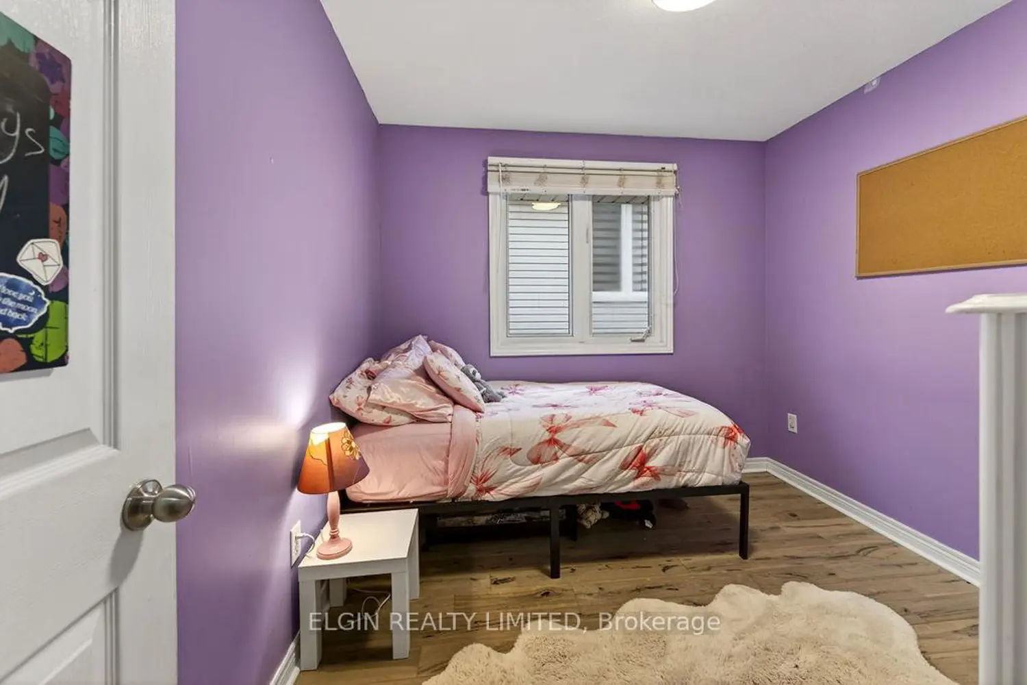 599 Wellington Street photo 5