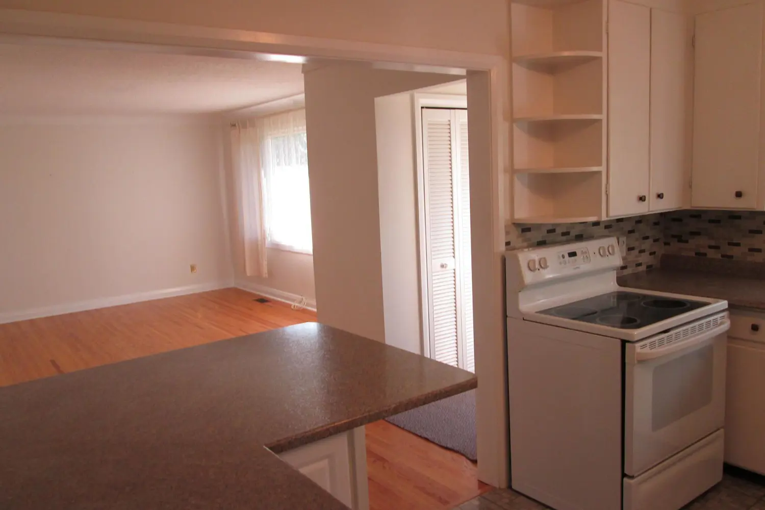 50 Campbell Crescent photo 4