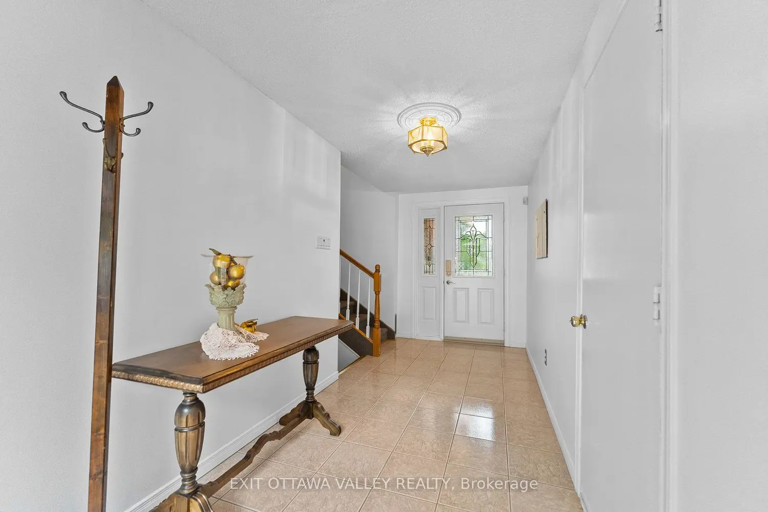 599 Hillside Avenue photo 2