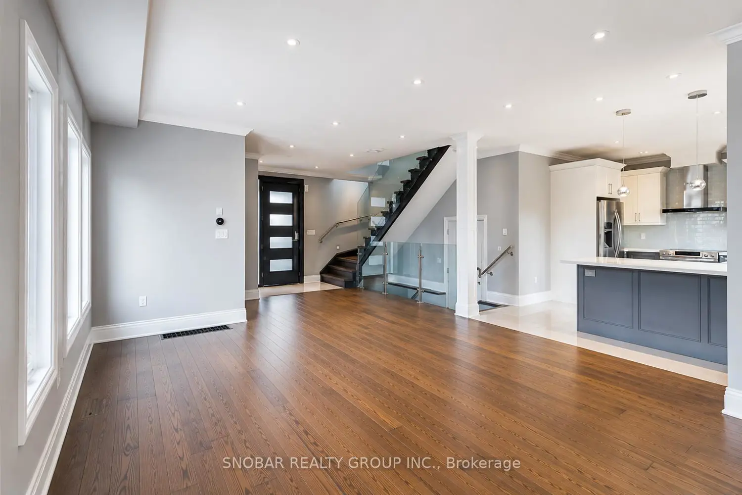 1 Aura Lea Boulevard photo 2