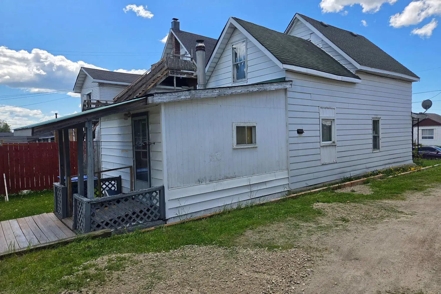 732 Mcintyre Street photo 3