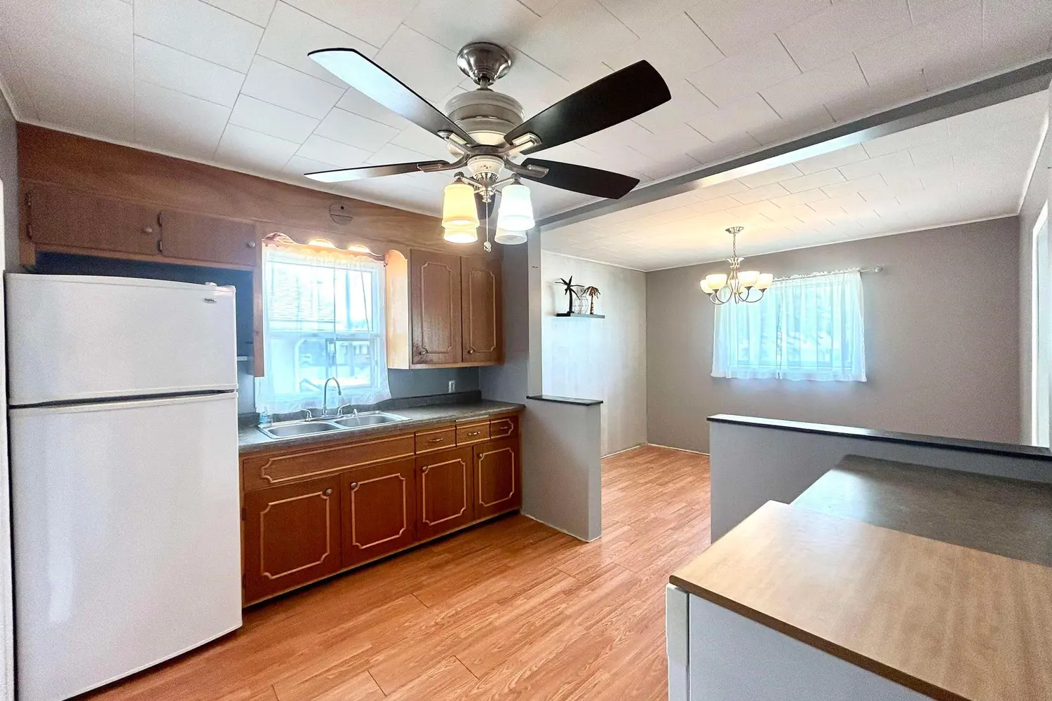 634 Riverview Drive photo 3