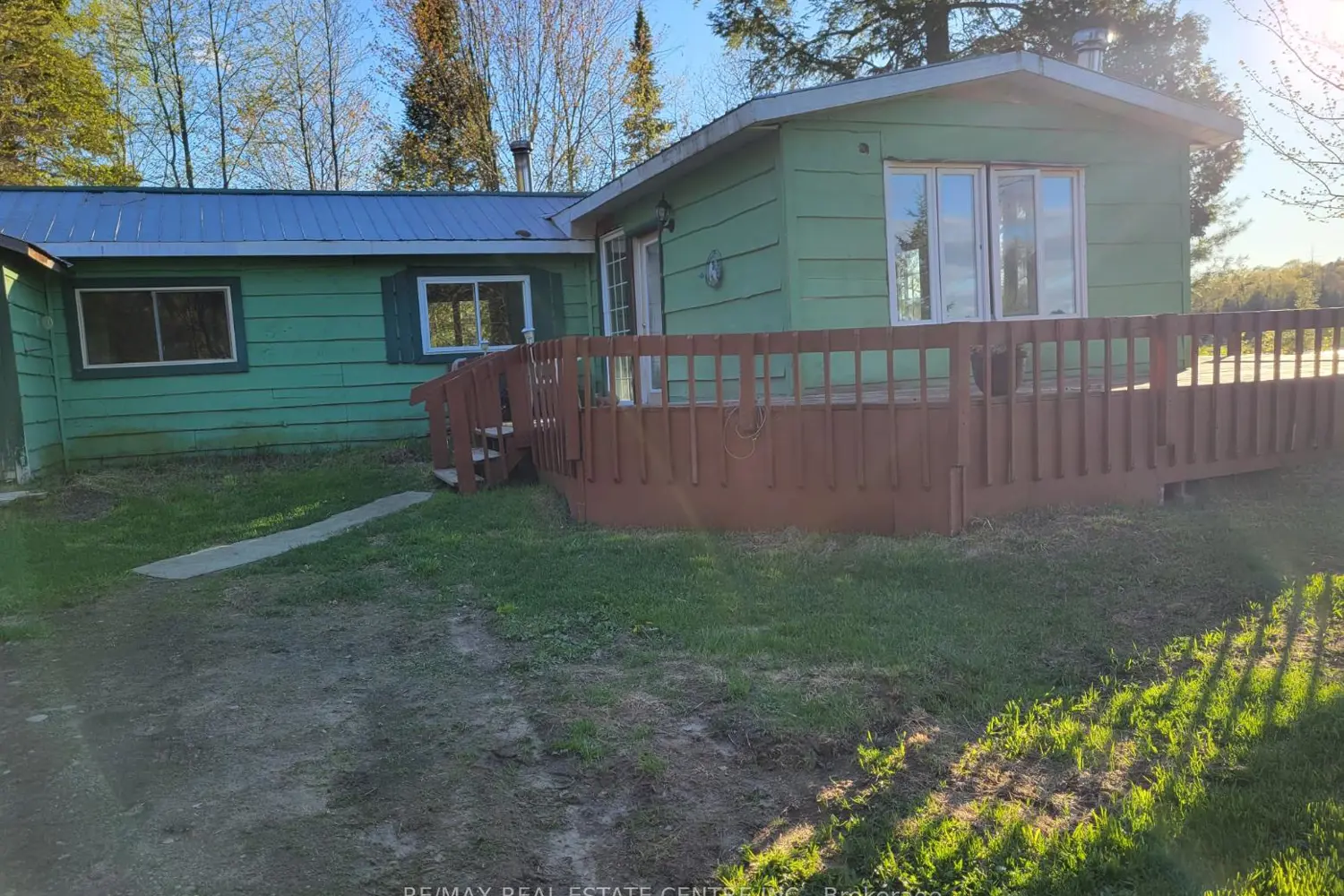 1006 Hurdville Road photo 4