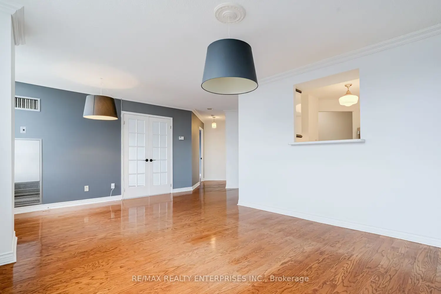 2285 Lake Shore Boulevard 304 photo 5