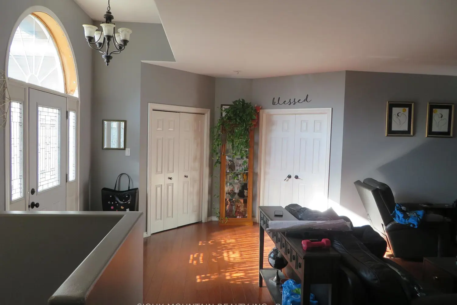 4 Aspen Drive photo 2