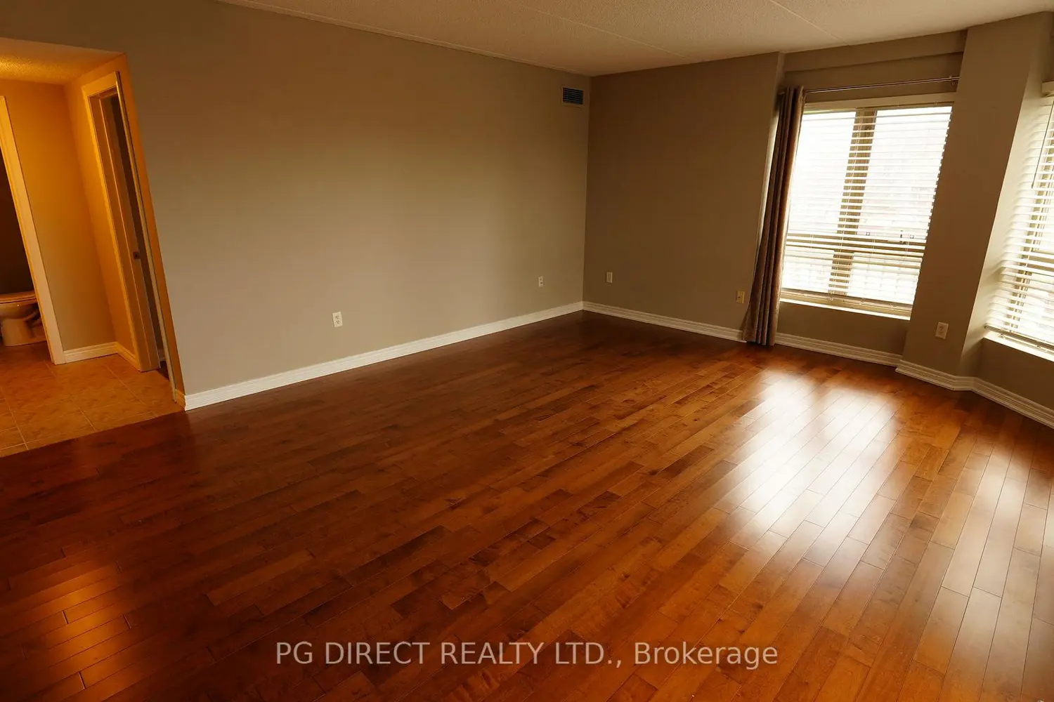 56 Kerman Avenue 105 photo 4