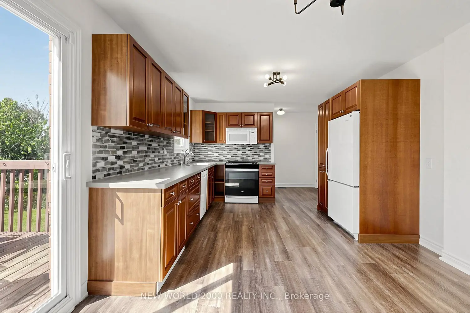 10 Buce Avenue photo 4