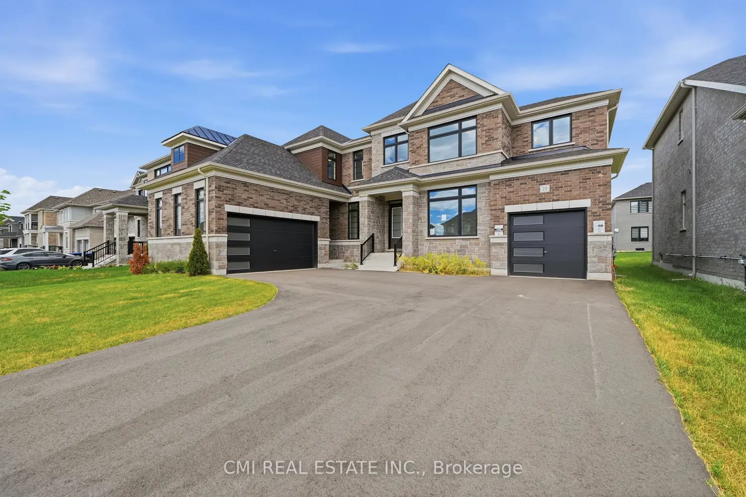 25 Bellflower Crescent photo 2
