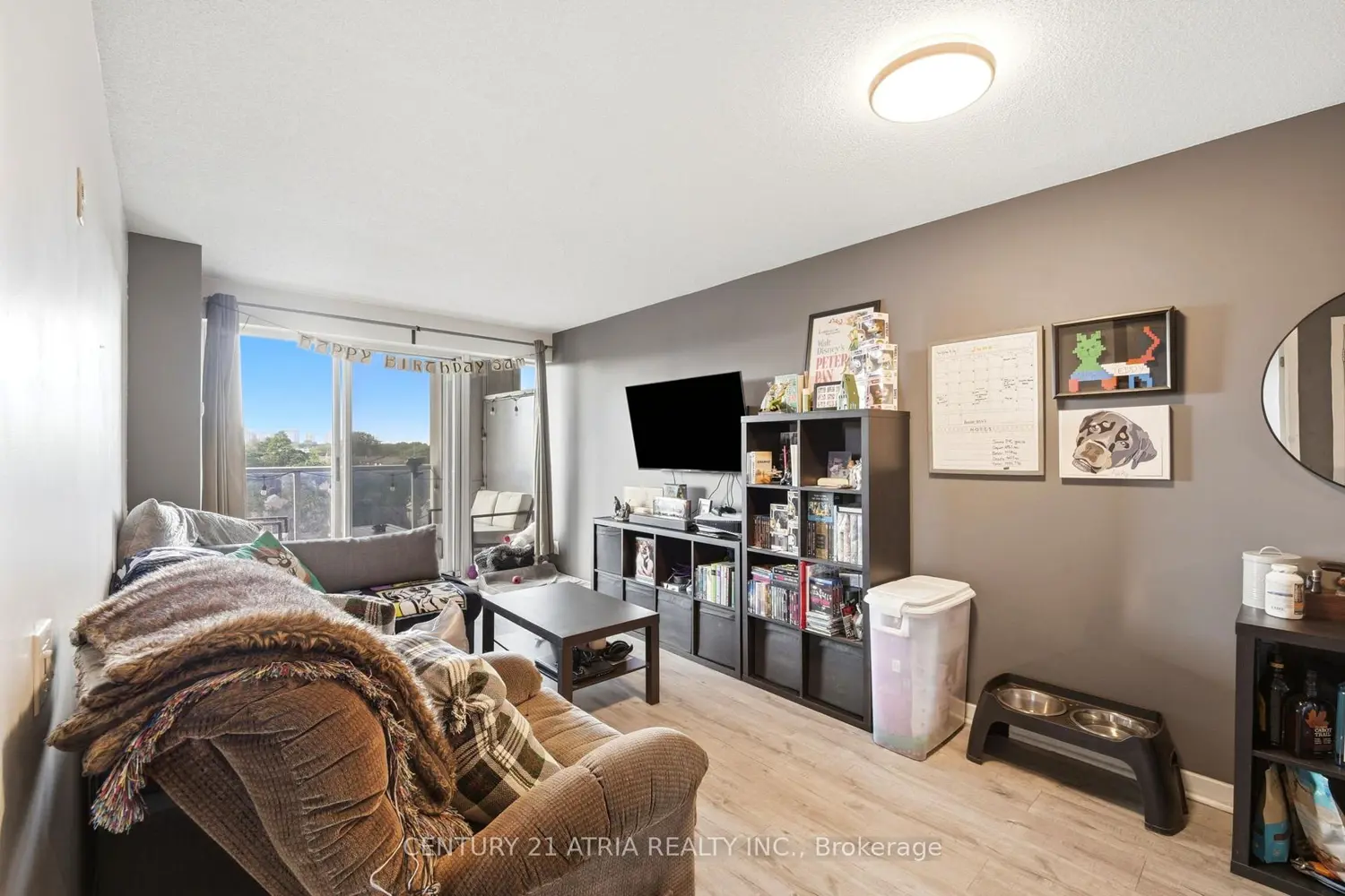 1040 The Queensway Avenue 502 photo 5