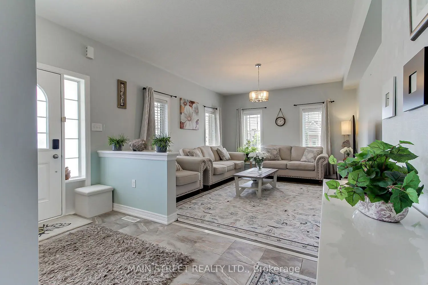 34 Grey Wing Avenue photo 2