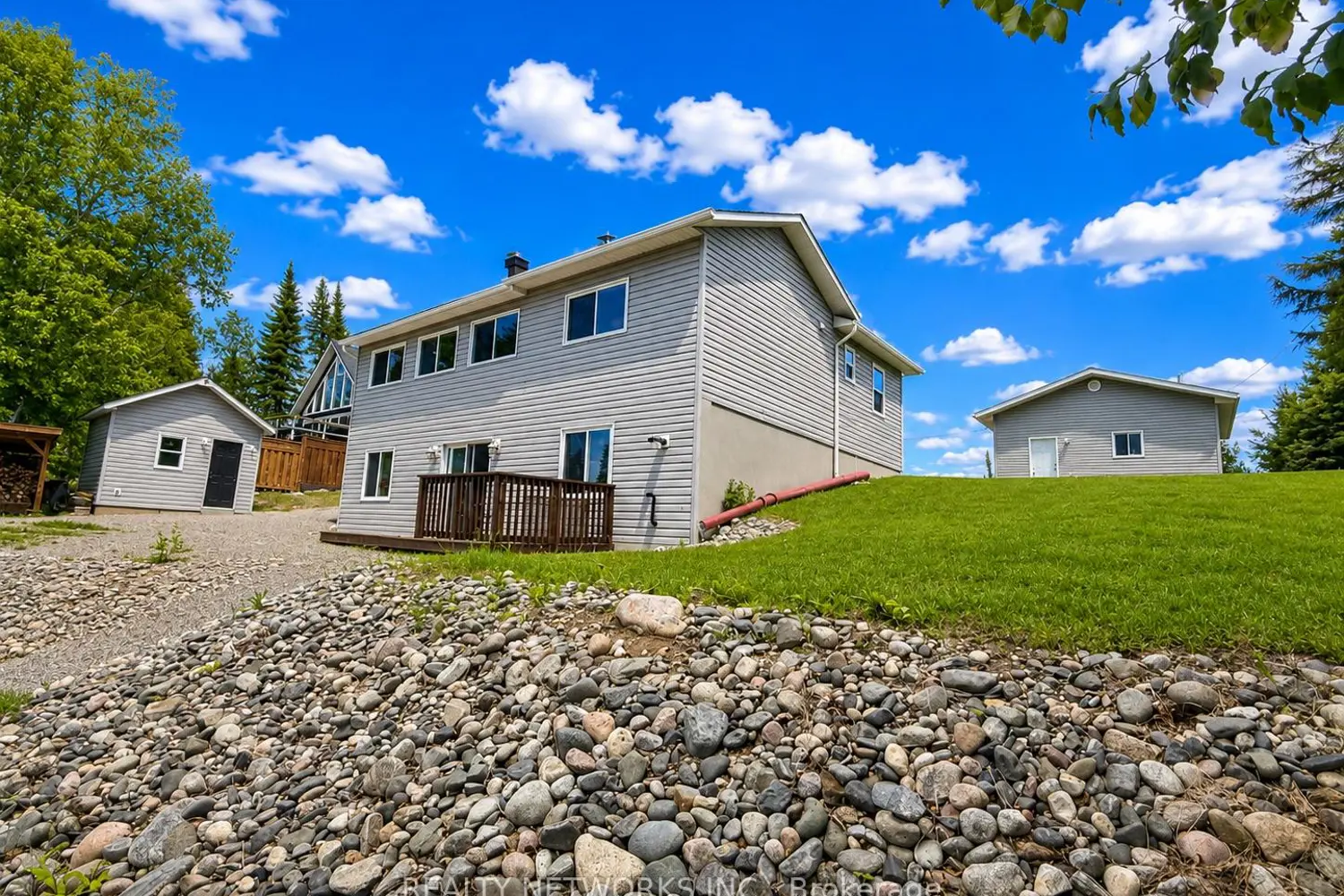 138 Anderson Drive photo 3