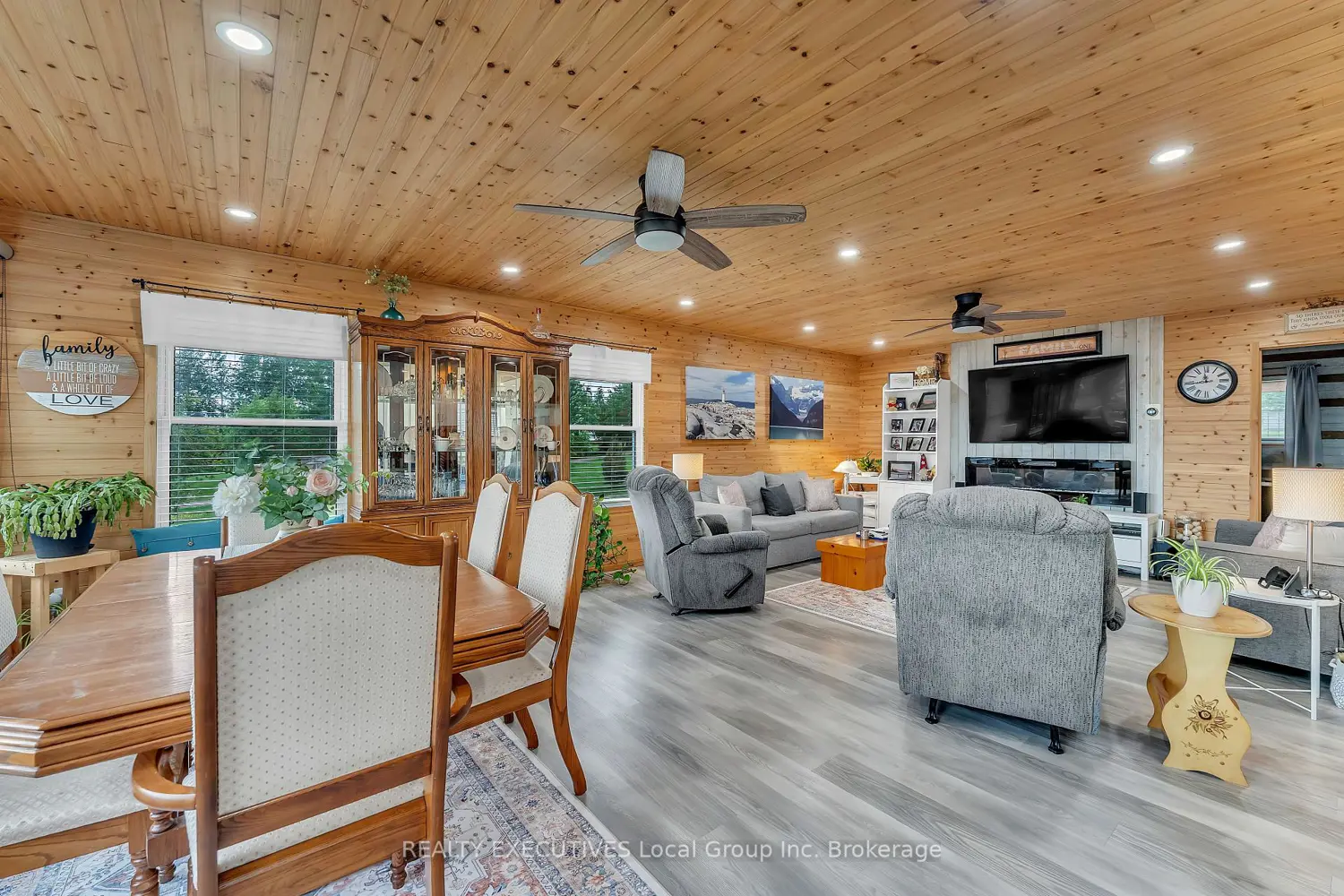 44 Lakeshore Road photo 2