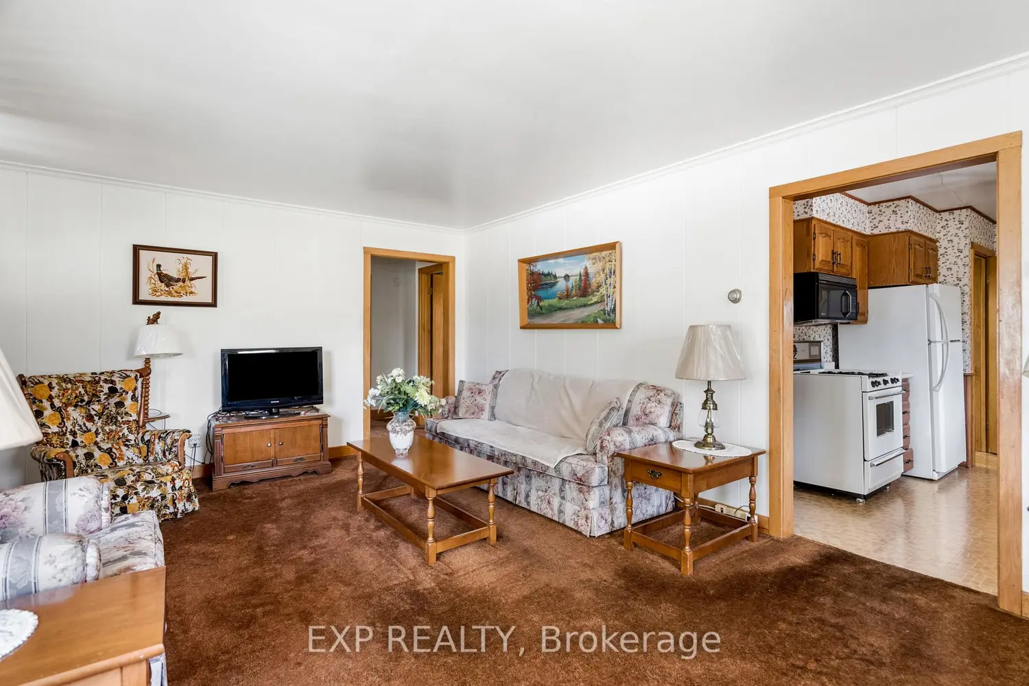 2368 Stevensville Road photo 5