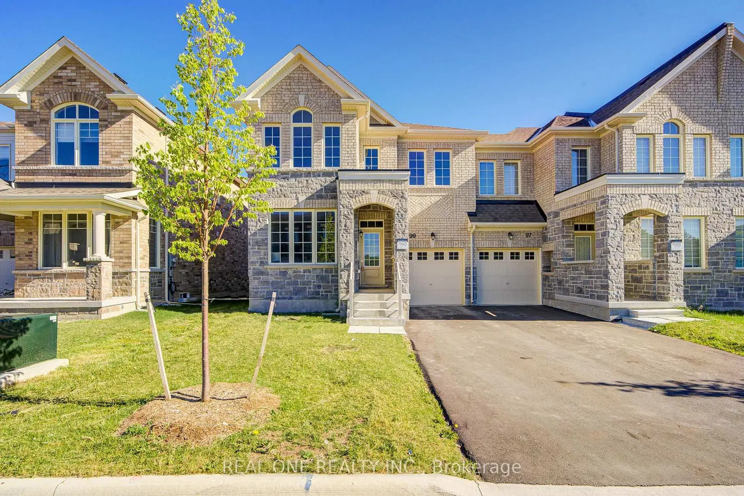 99 Kenneth Rogers Crescent photo 2
