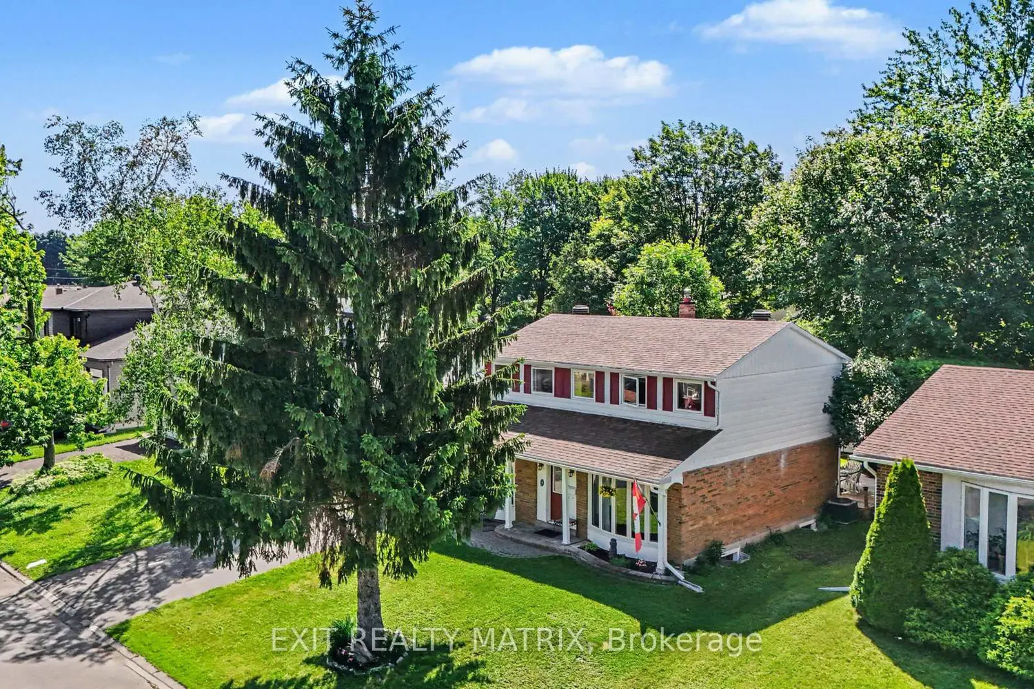 18 Highpark Crescent photo 3
