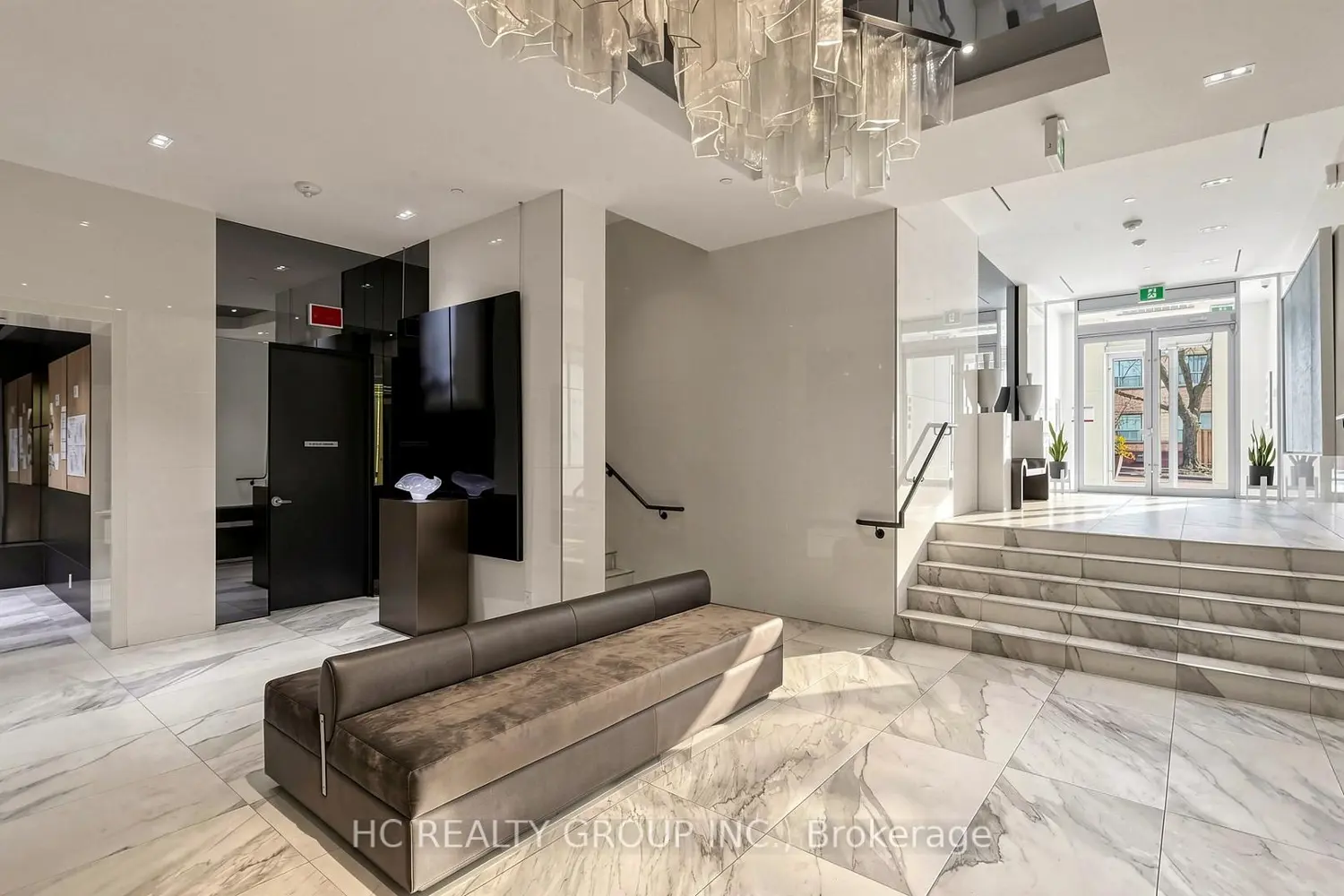 6 Parkwood Avenue 701 photo 3