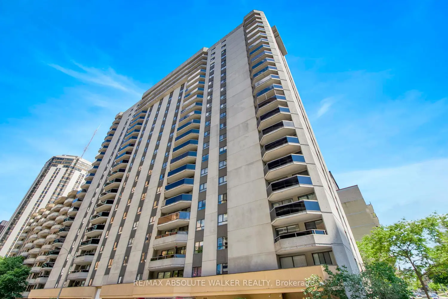 470 Laurier Avenue 1007