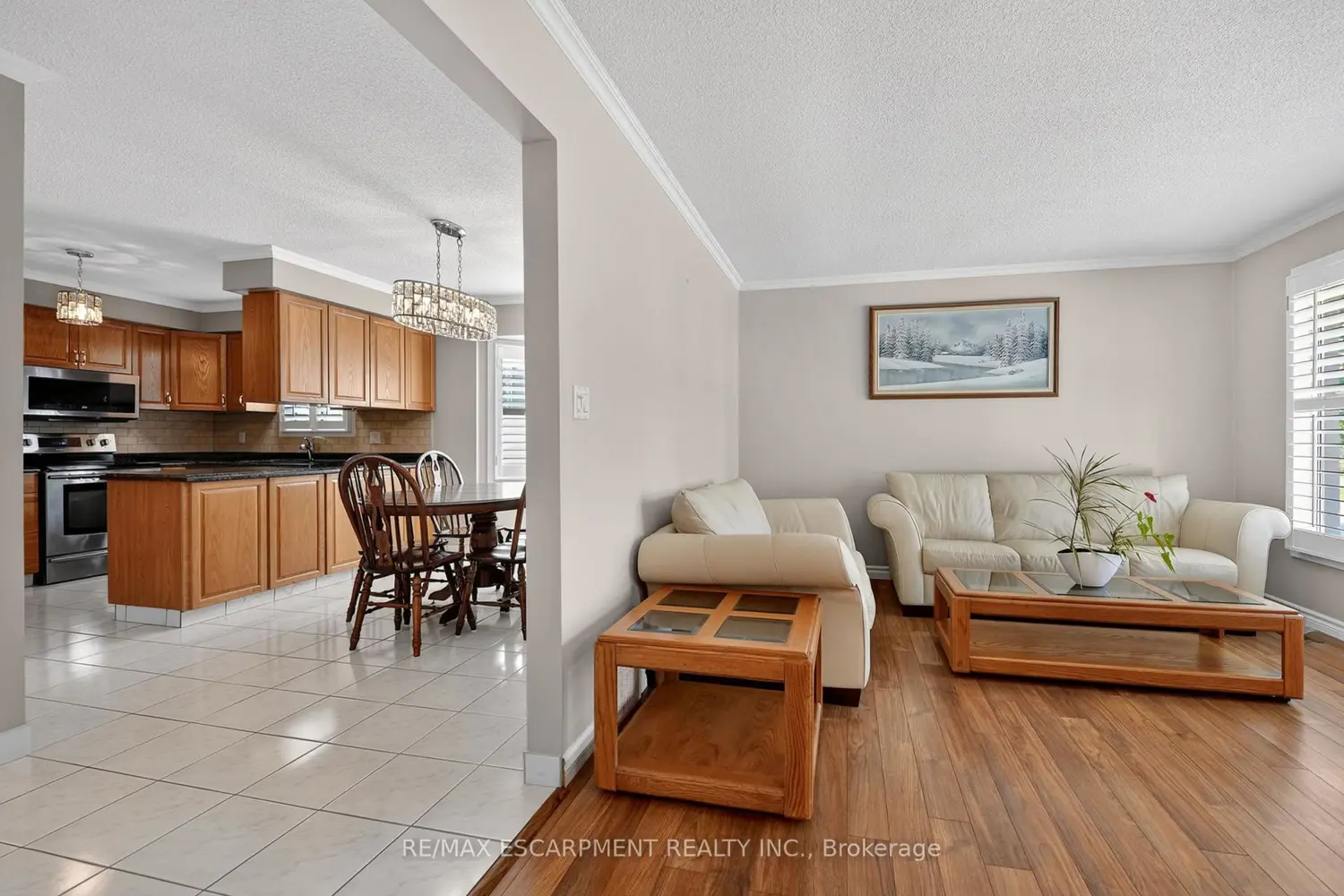 6444 Armstrong Drive photo 5