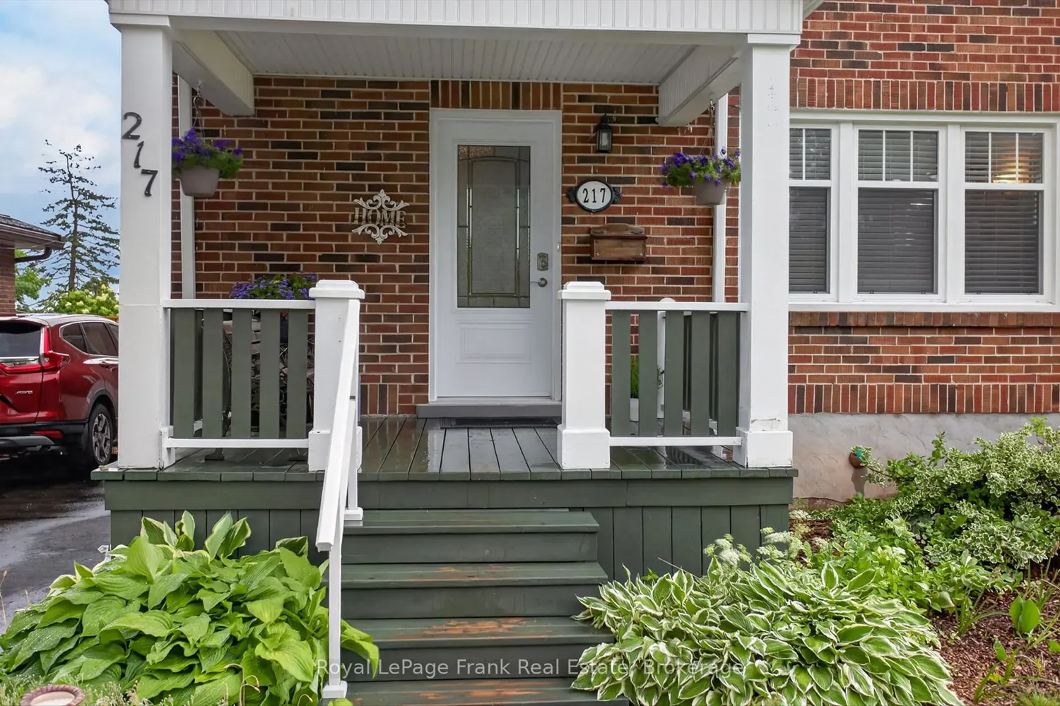 217 Mcclennan Street photo 3