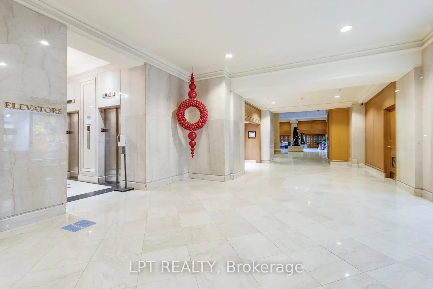 22 Leader Lane 533 photo 2