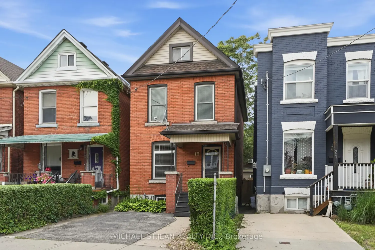 19 Huntley Street photo 3