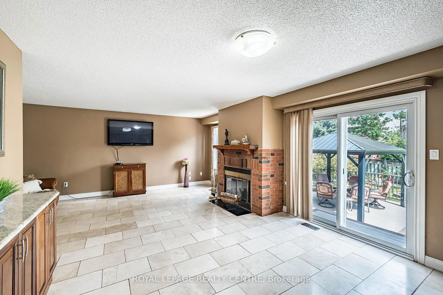 3211 Dovetail Mews photo 5