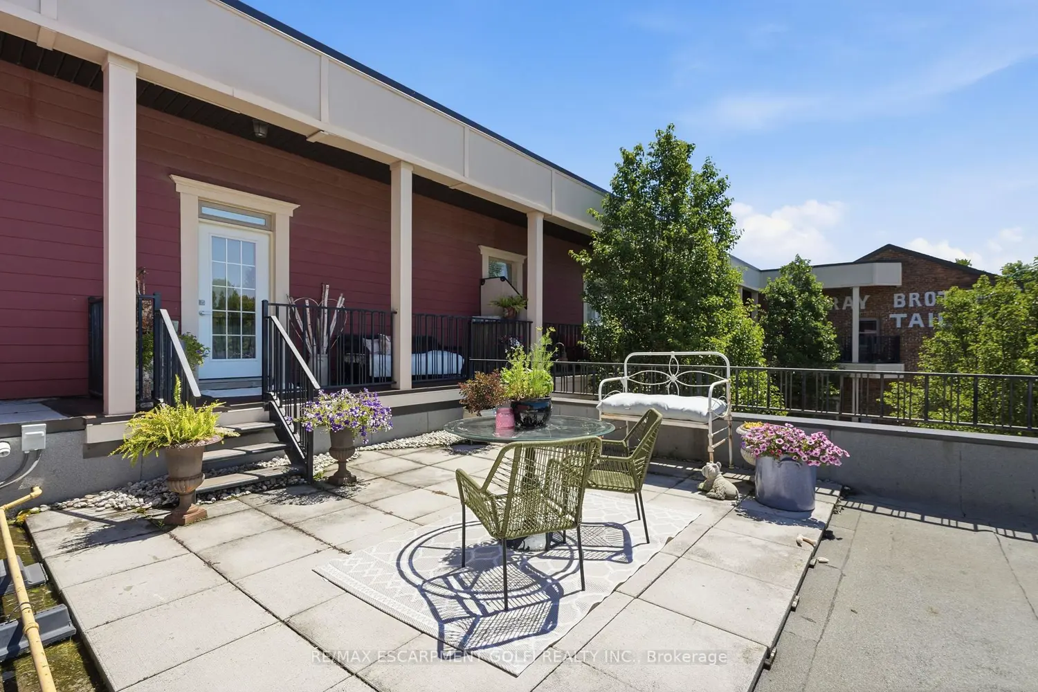 3710 Main Street 201