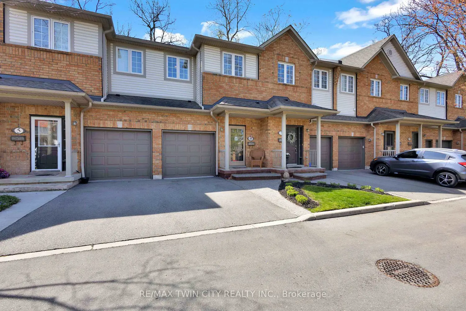120 Beddoe Drive 6