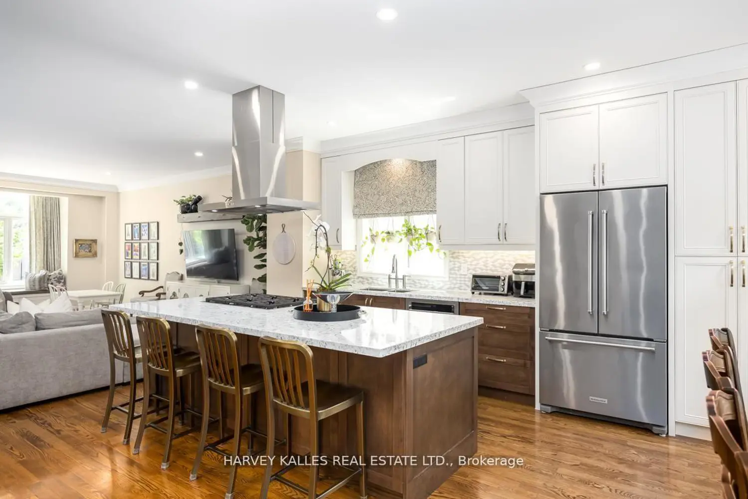 526 Melrose Avenue photo 4