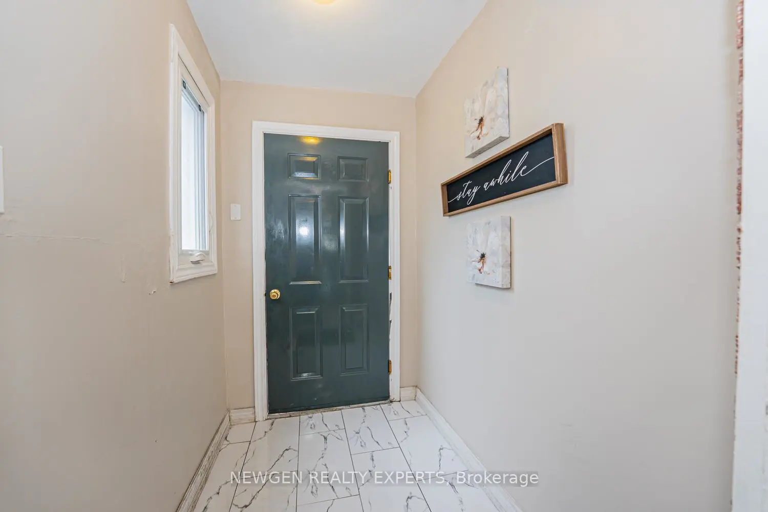 592A Danforth Road photo 3