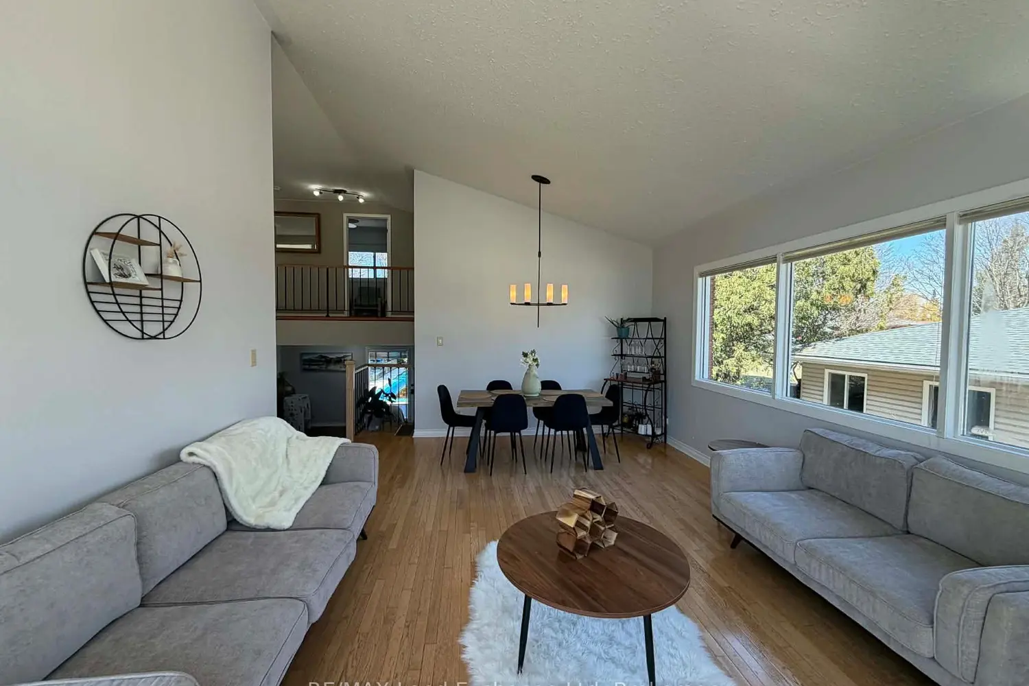320 Summit Drive photo 3